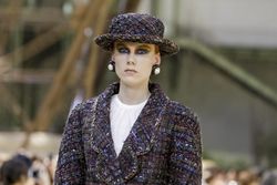 35464623_Chanel-Couture-FW17-Paris-8631-