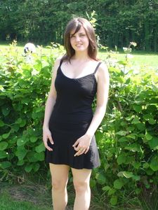 Amateur-teen-flashing-her-pussy-under-a-black-skirt-46xfd0djzj.jpg