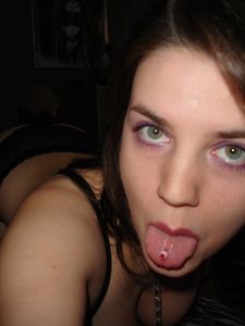 Amateur teen flashing her pussy under a black skirt-r6xfd02zq3.jpg
