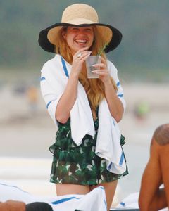 Chanel West Coast â€“ Swimsuit Candids in Miami (Nipslip)-w6xf3otivc.jpg