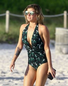 Chanel West Coast â€“ Swimsuit Candids in Miami (Nipslip)-l6xf3qdw6o.jpg