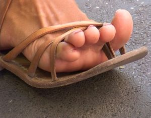 500pics_feet_footfetish_barefeet_girls_fuesse