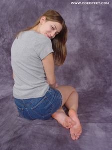 500pics_feet_footfetish_barefeet_girls_fuesse