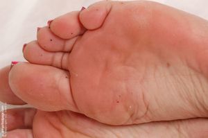 500pics_feet_footfetish_barefeet_girls_fuesse