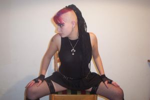 Bianca-German-Goth-Girl-For-Fuck-x46-27a4velzv3.jpg